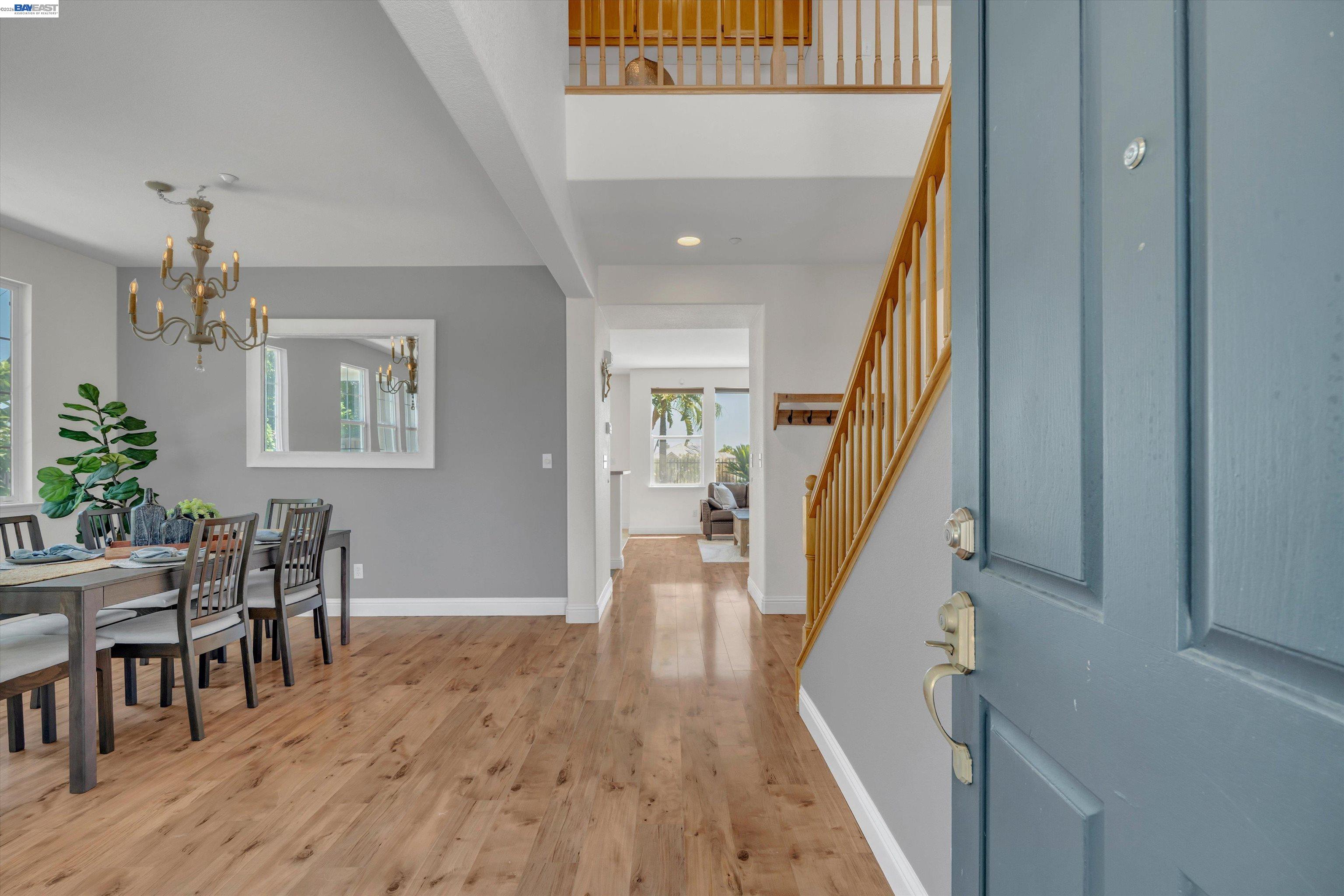 281 W Country Club Dr