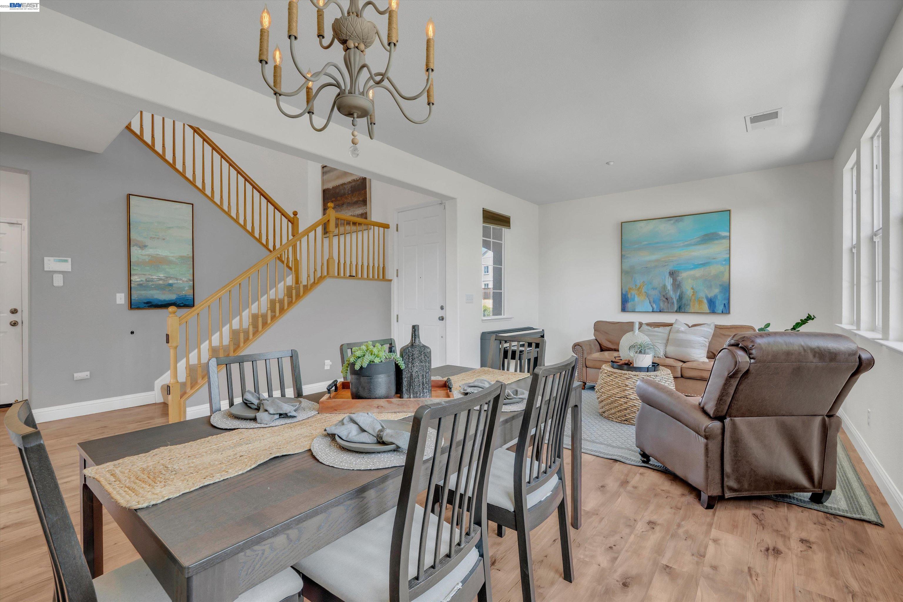 281 W Country Club Dr