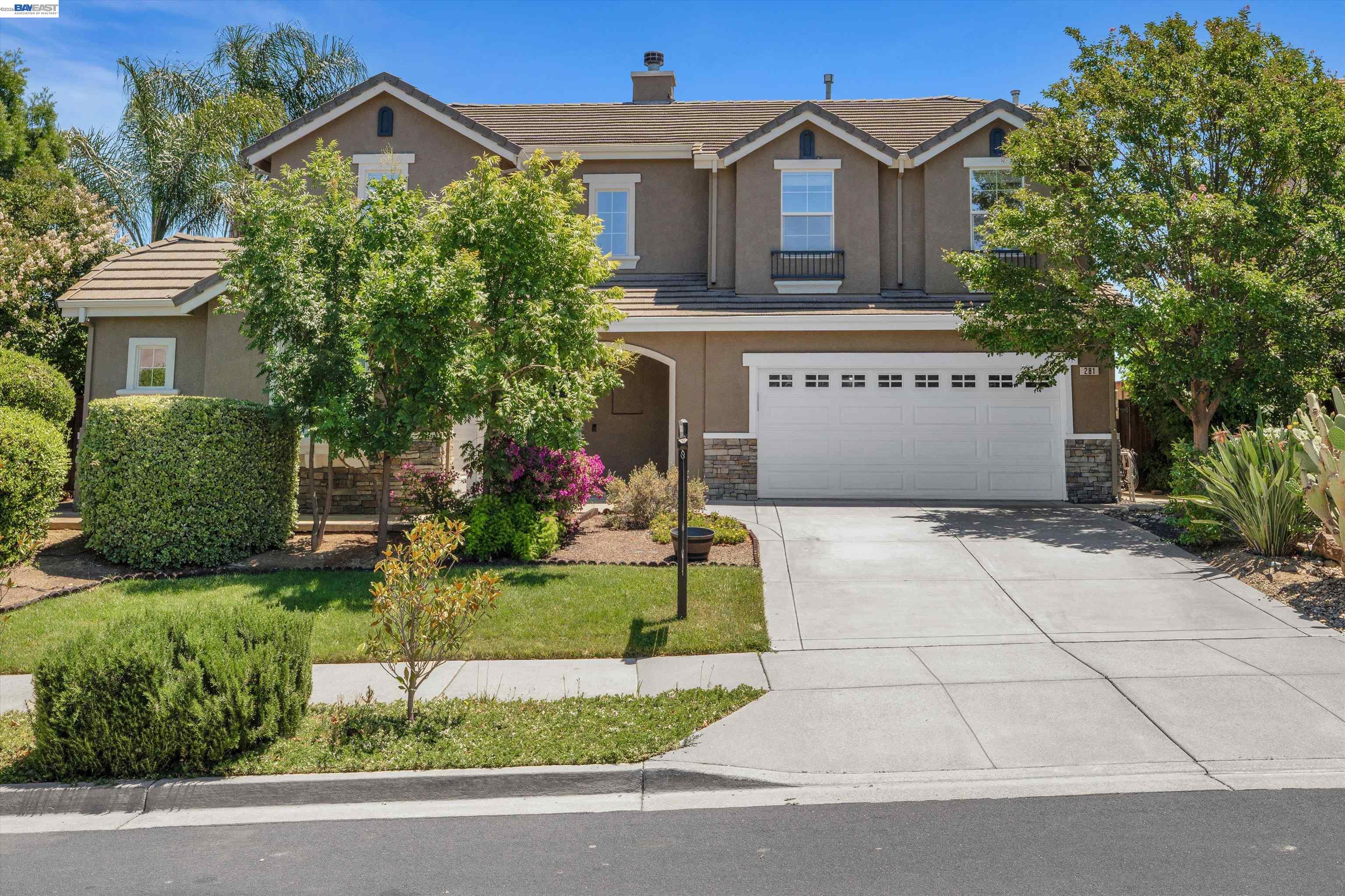 281 W Country Club Dr