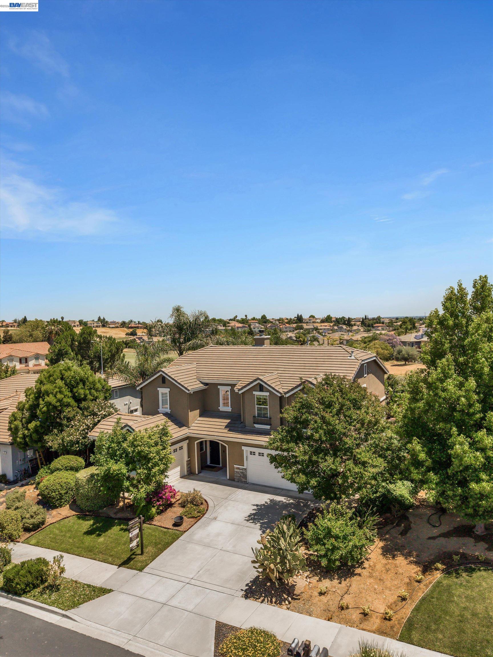 281 W Country Club Dr