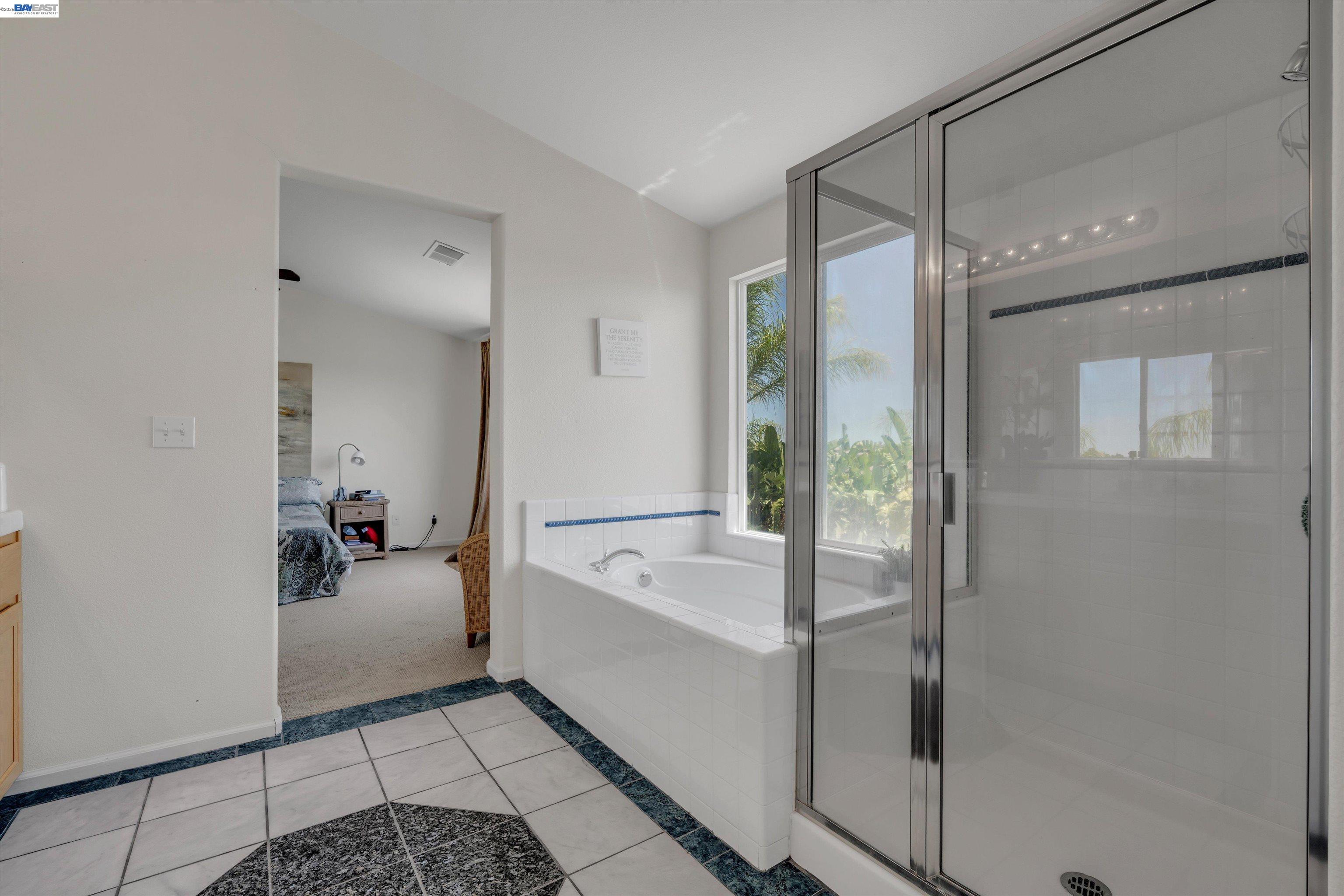 281 W Country Club Dr