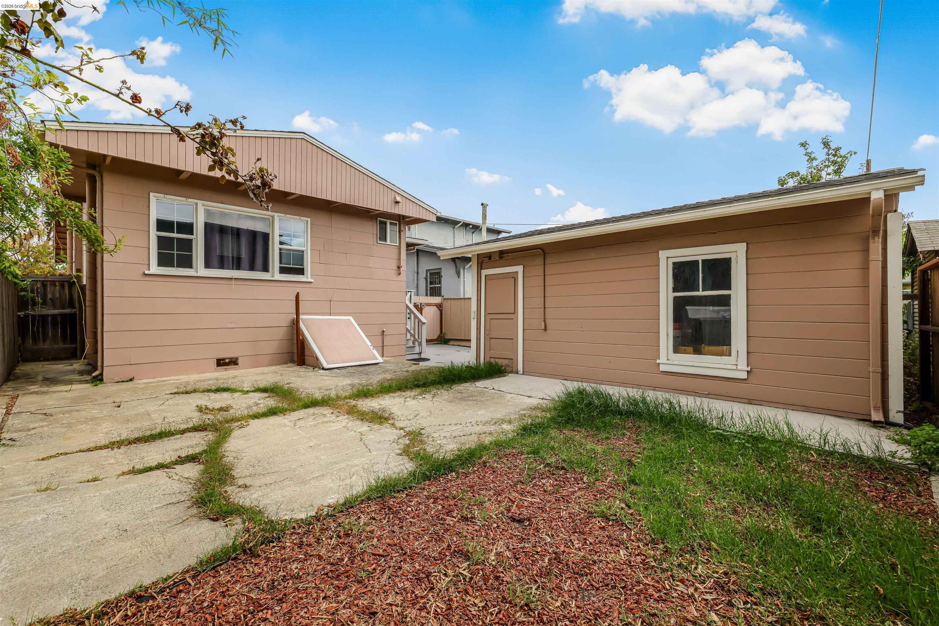 6007 San Pablo Ave