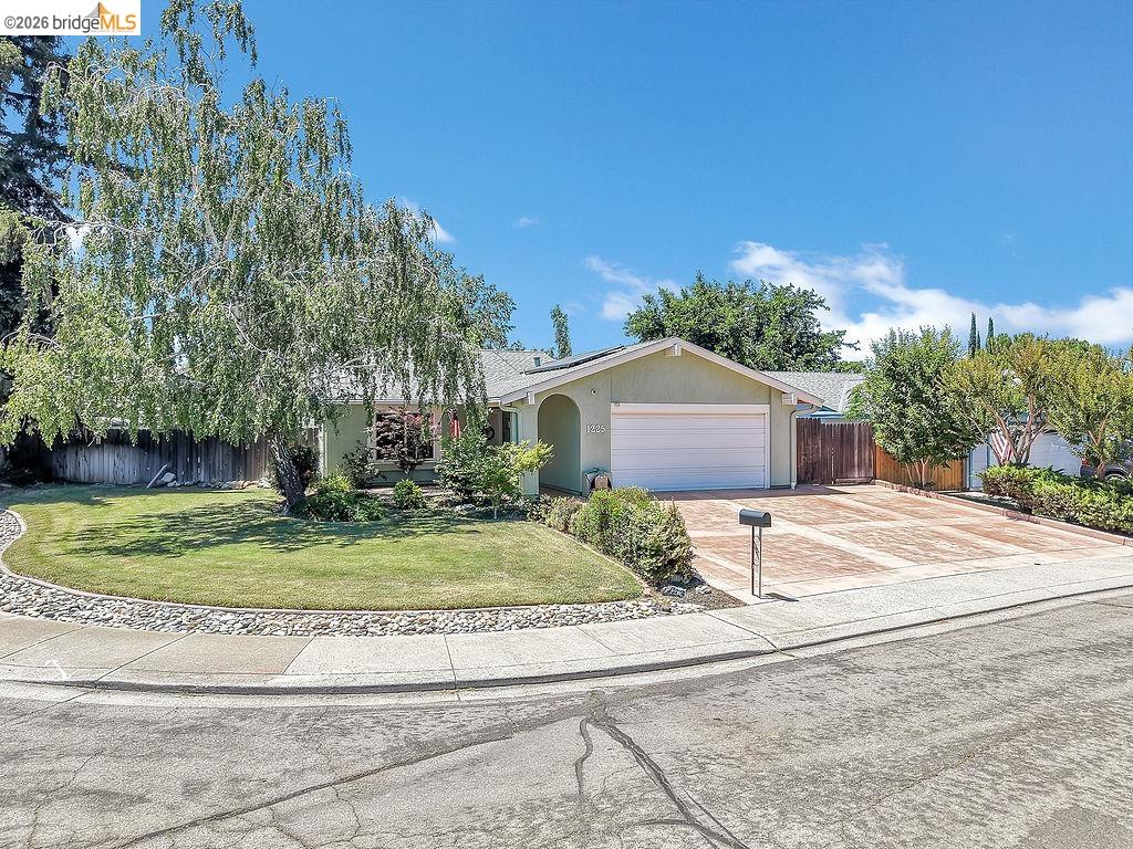 1225 Tarrogana Dr