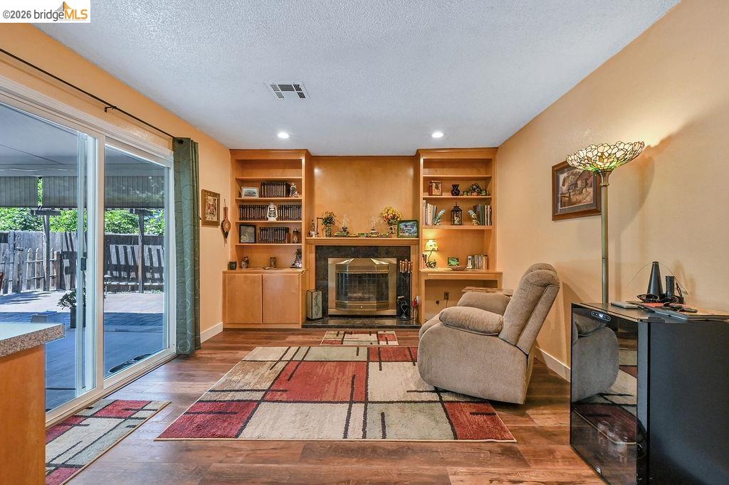 1225 Tarrogana Dr