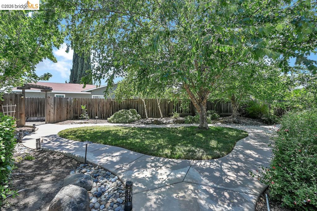 1225 Tarrogana Dr
