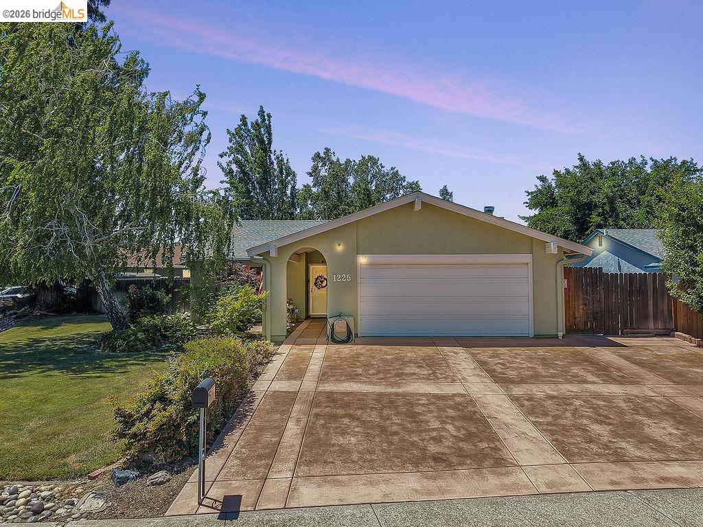 1225 Tarrogana Dr
