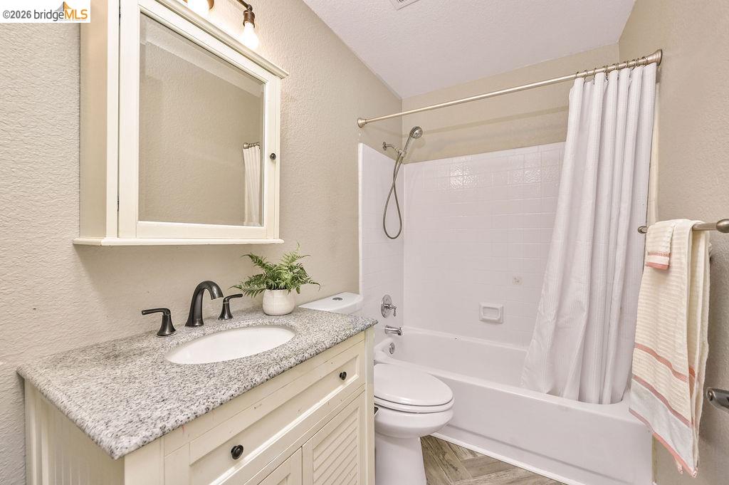 733 Sienna Ln