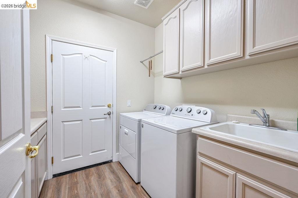 1419 Bismarck Ln