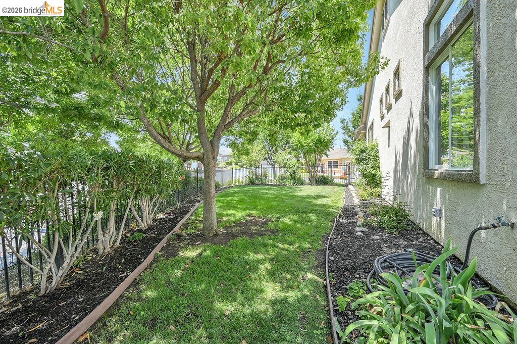 1419 Bismarck Ln