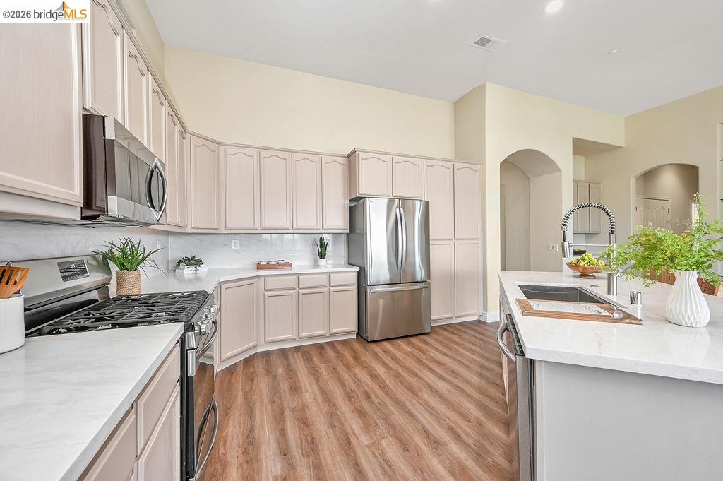 1419 Bismarck Ln