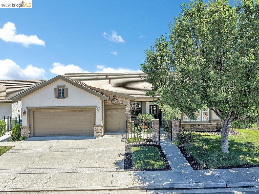 1419 Bismarck Ln