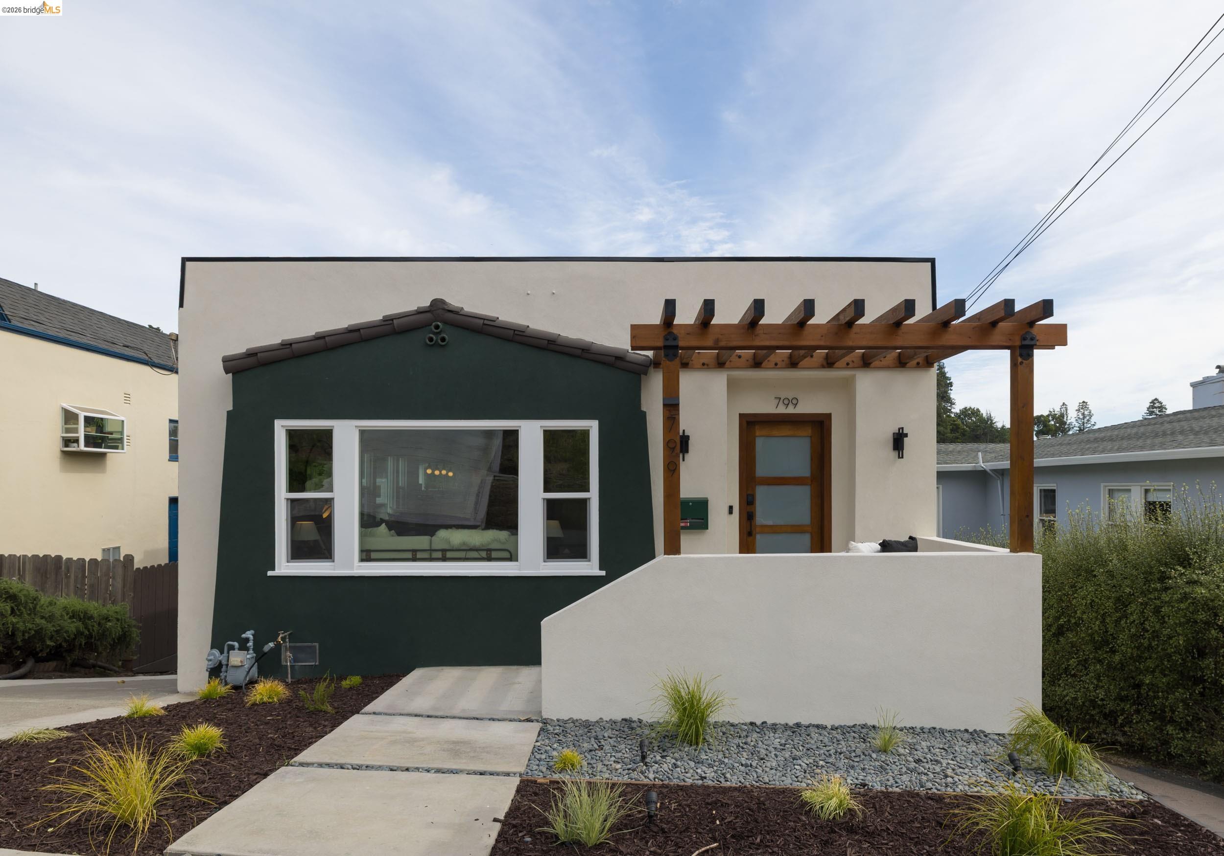 799 Santa Ray Ave