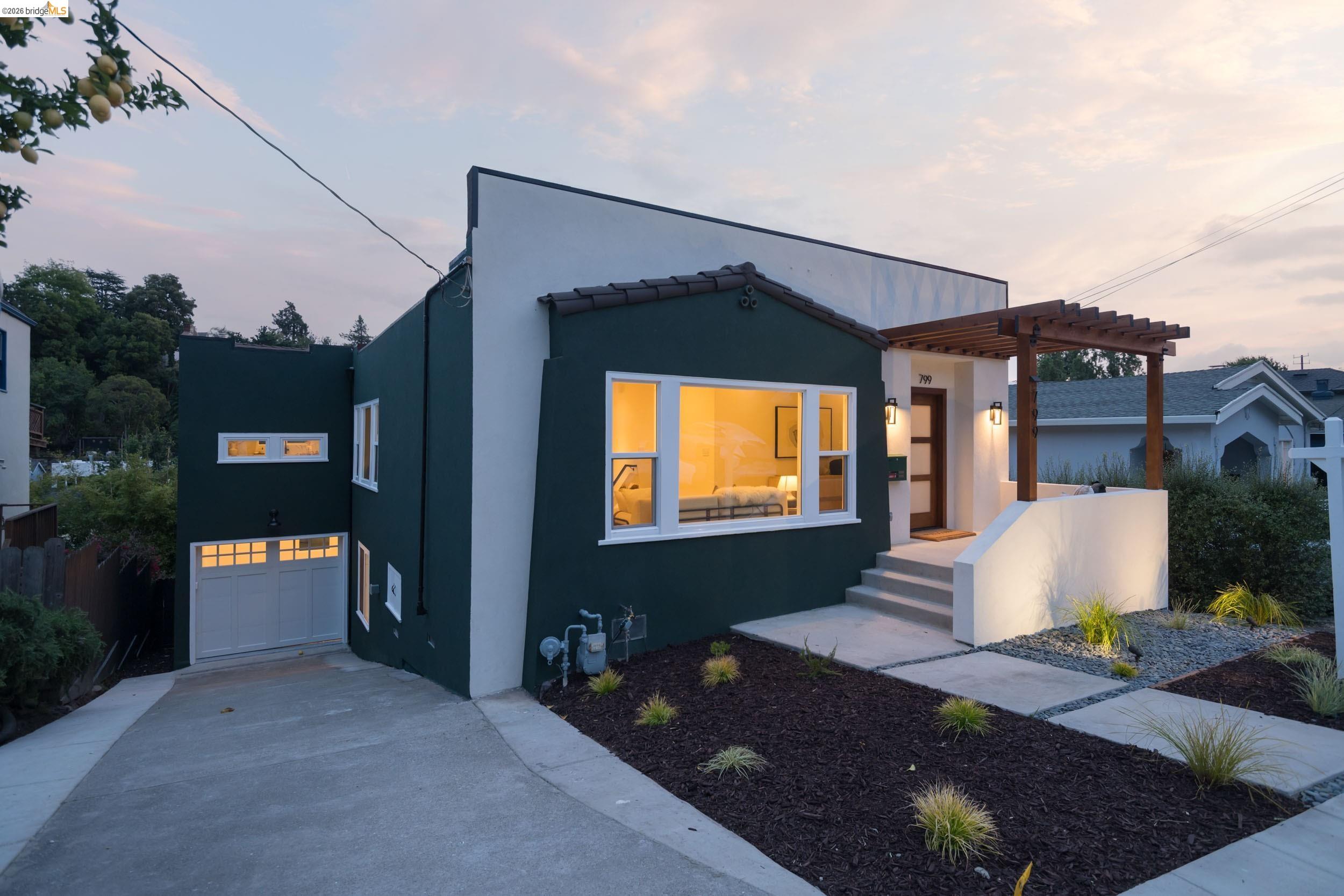 799 Santa Ray Ave