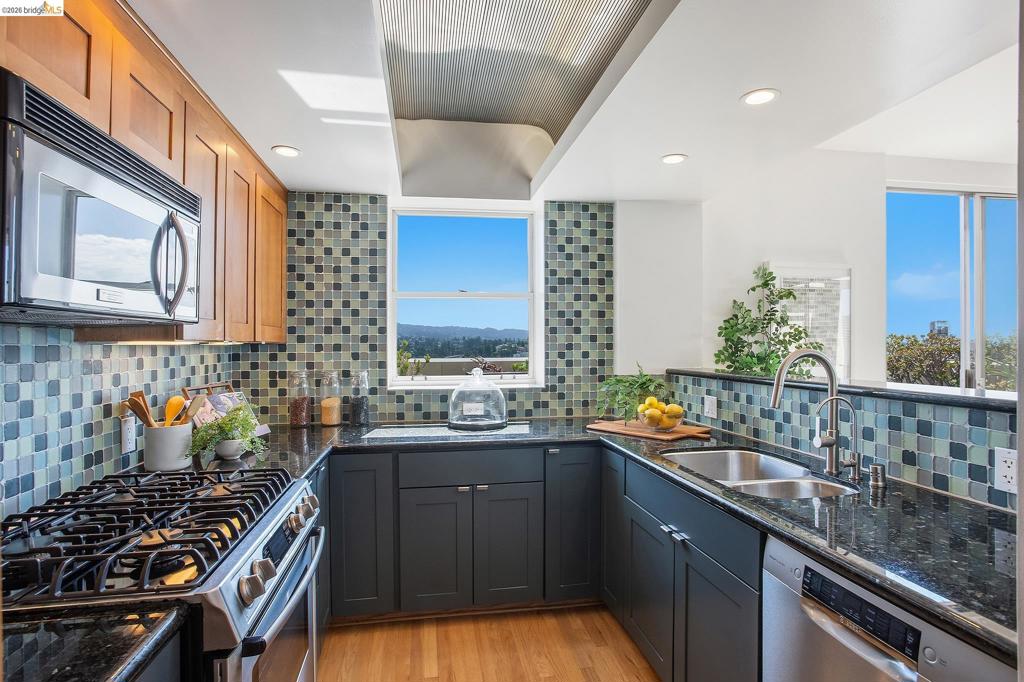 320 Lee Street 1302