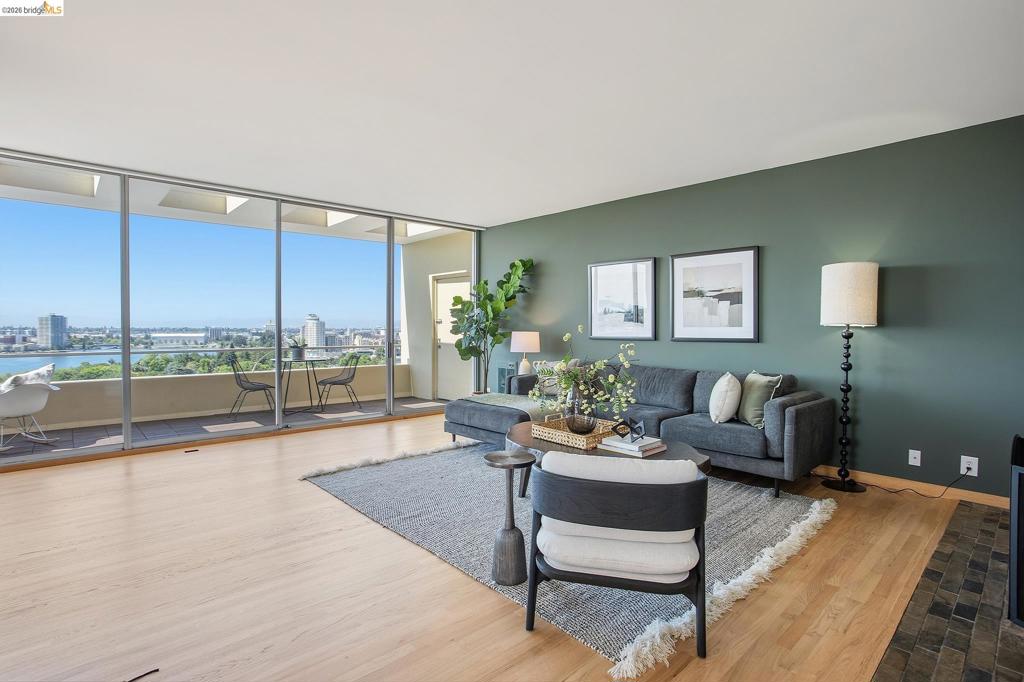 320 Lee Street 1302