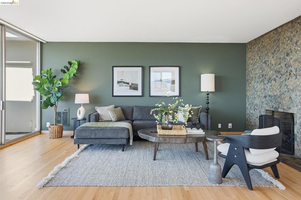 320 Lee Street 1302