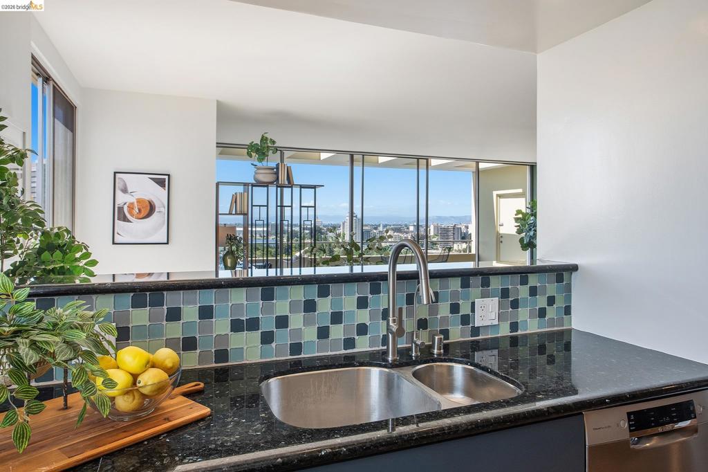 320 Lee Street 1302