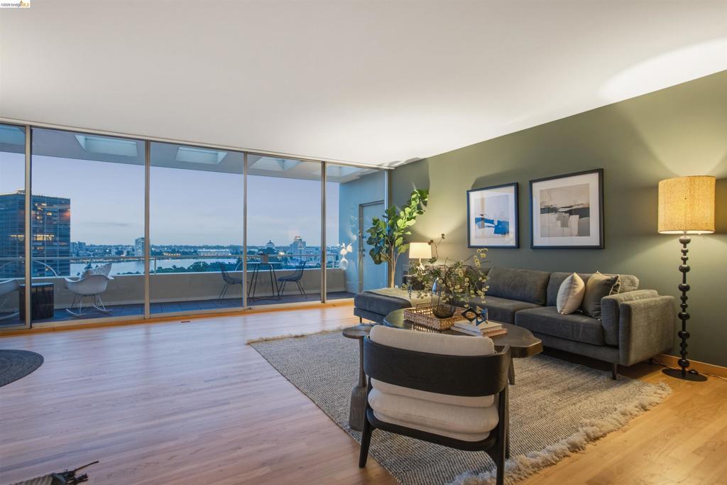 320 Lee Street 1302