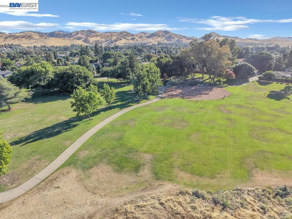 1124 Monterey Dr