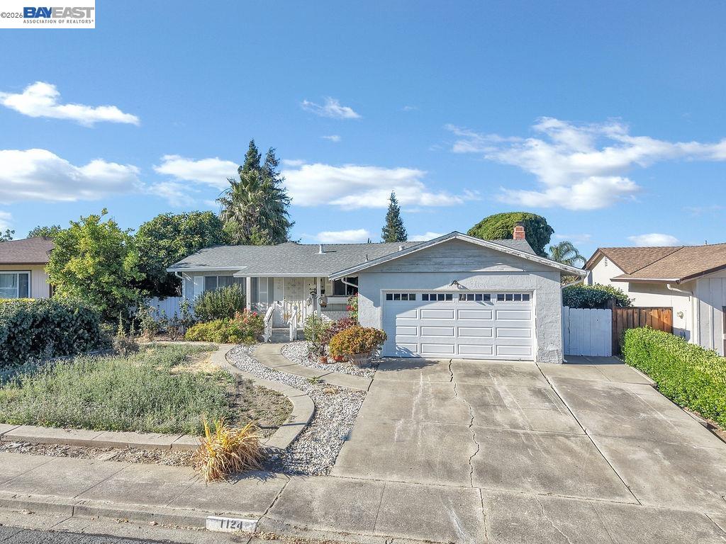 1124 Monterey Dr