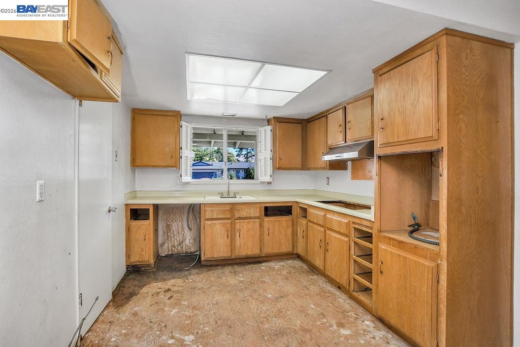 1124 Monterey Dr