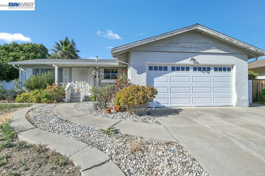 1124 Monterey Dr