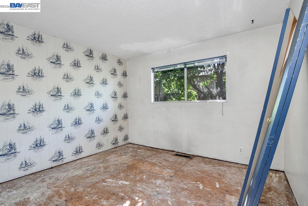 1124 Monterey Dr