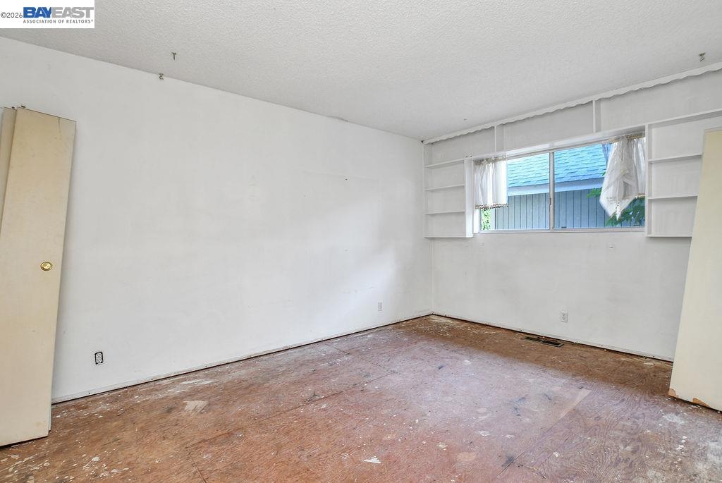 1124 Monterey Dr