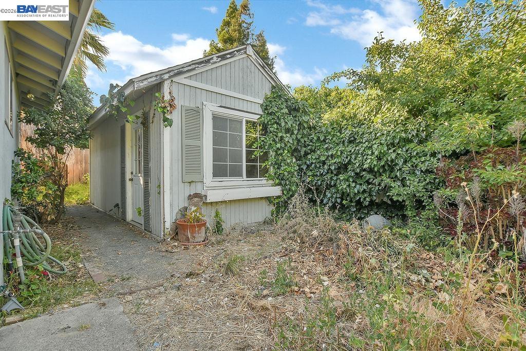 1124 Monterey Dr