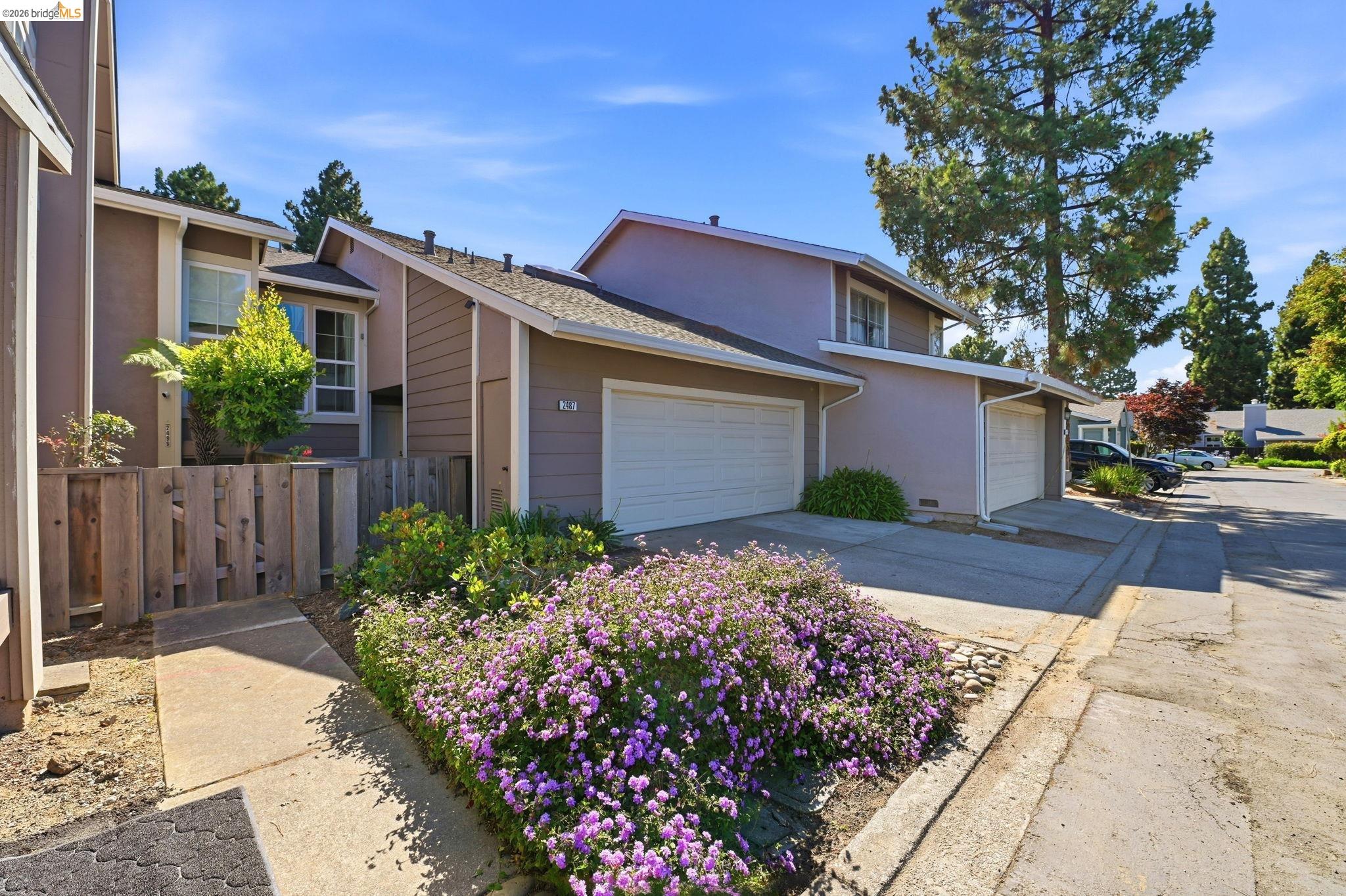 2487 Heathrow Ln