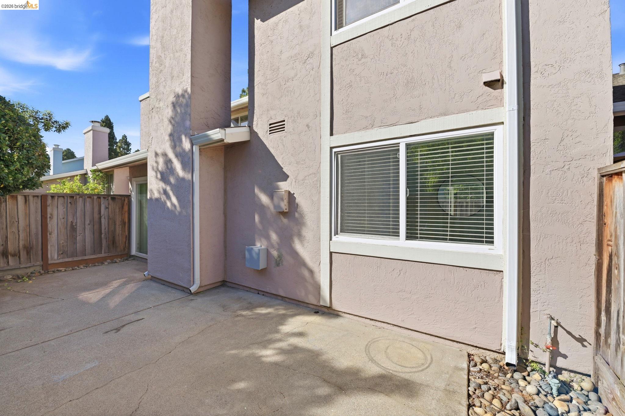 2487 Heathrow Ln