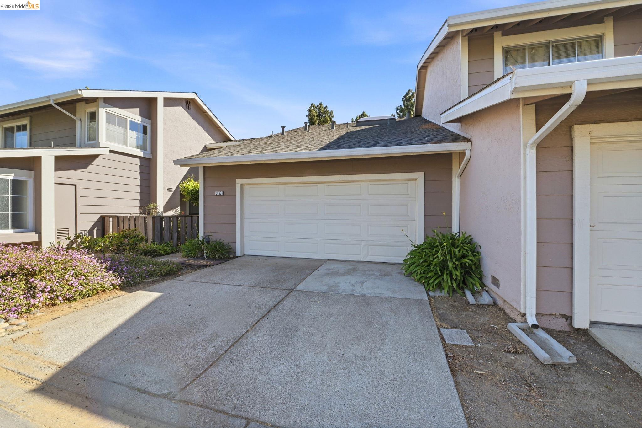 2487 Heathrow Ln