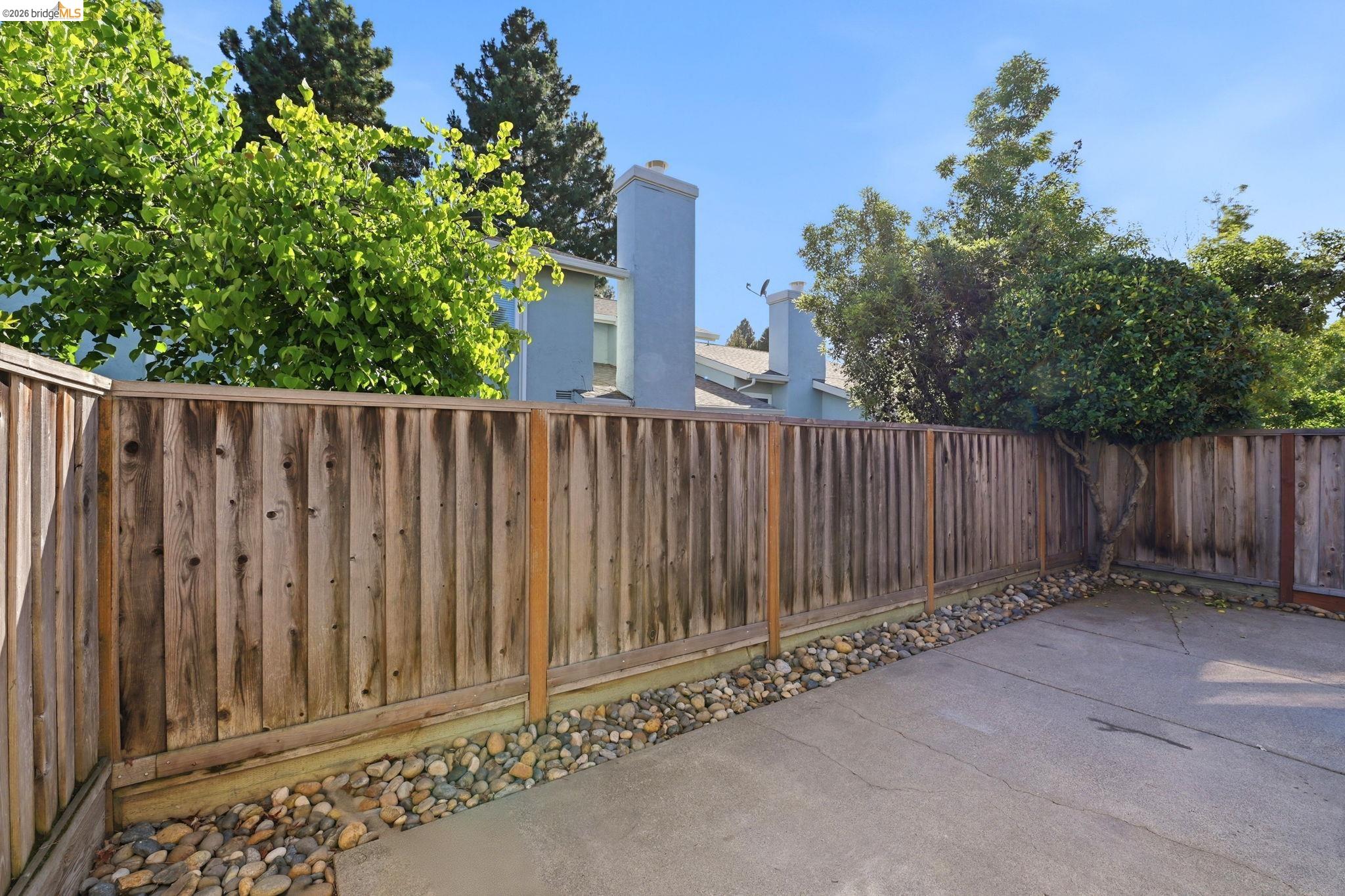 2487 Heathrow Ln