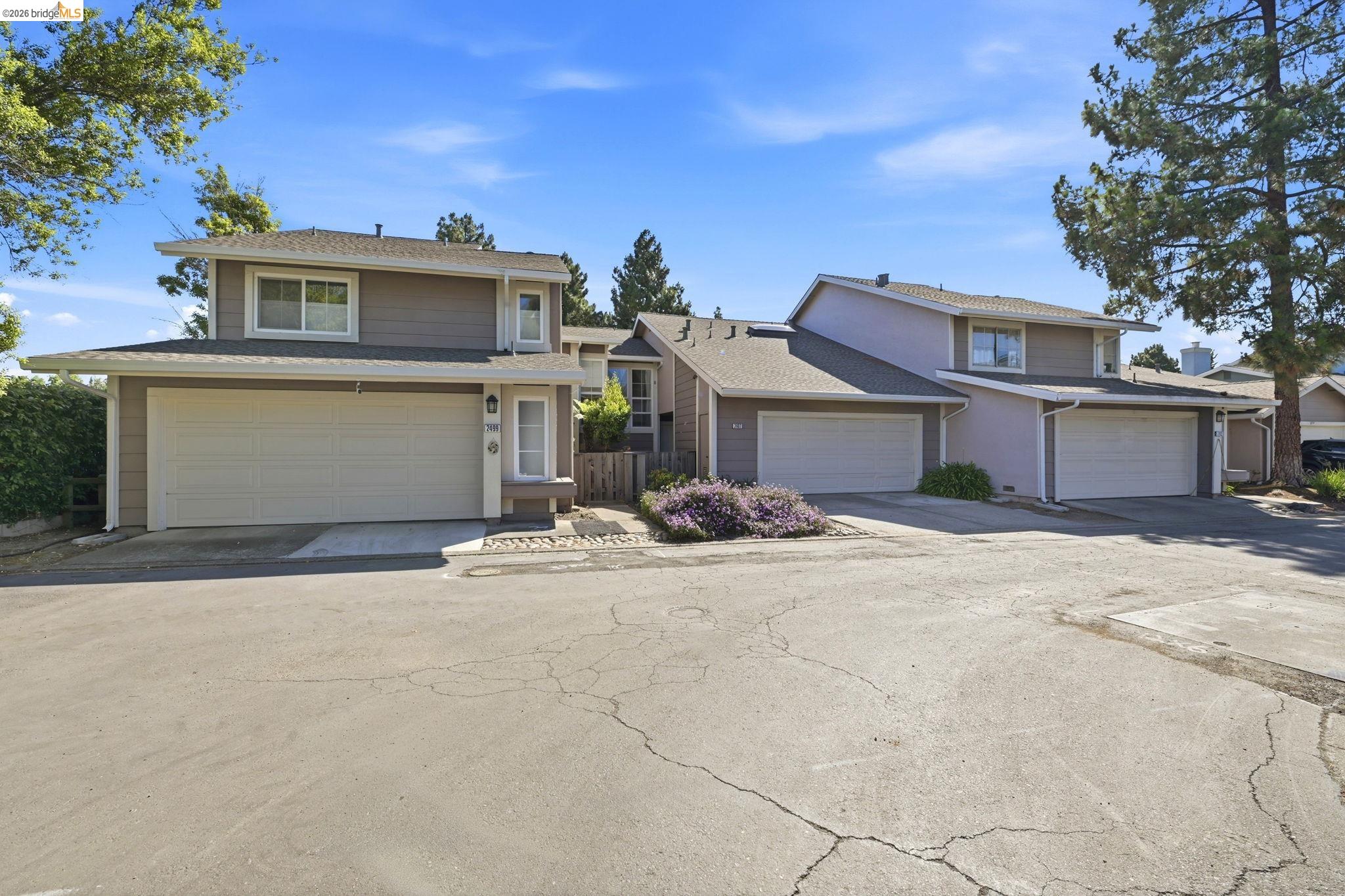 2487 Heathrow Ln