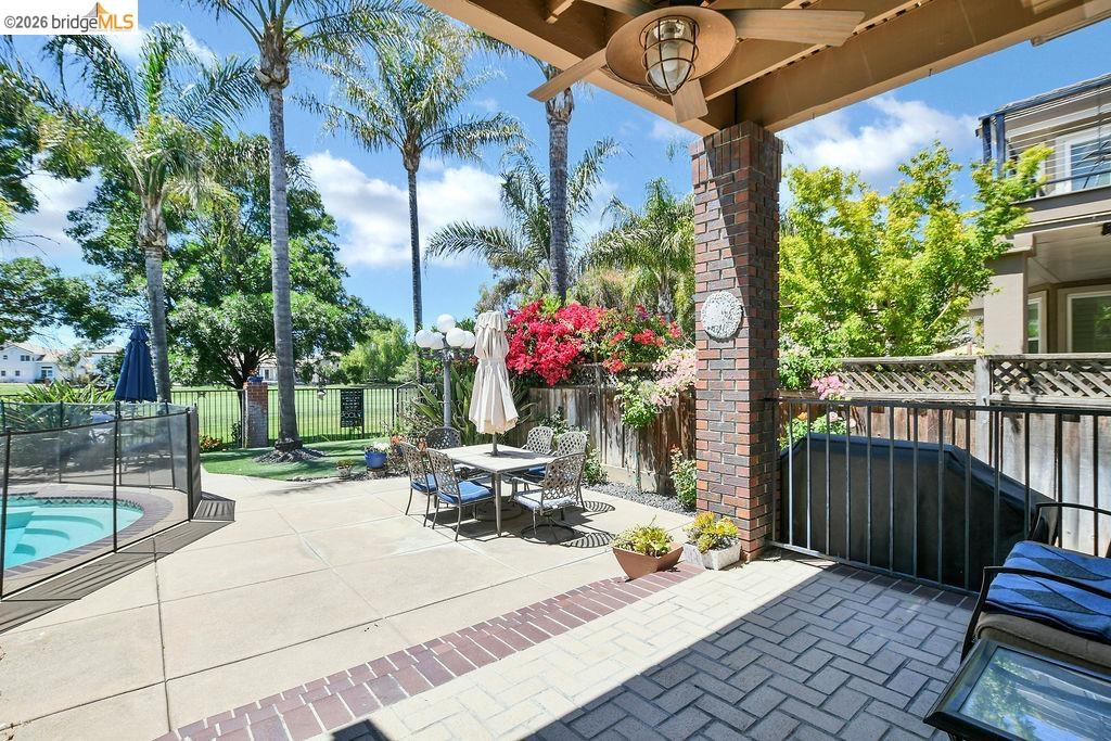 2442 Pinehurst Ct