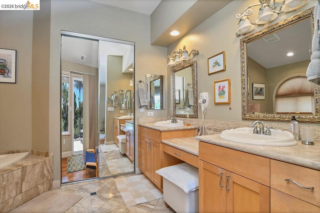 2442 Pinehurst Ct