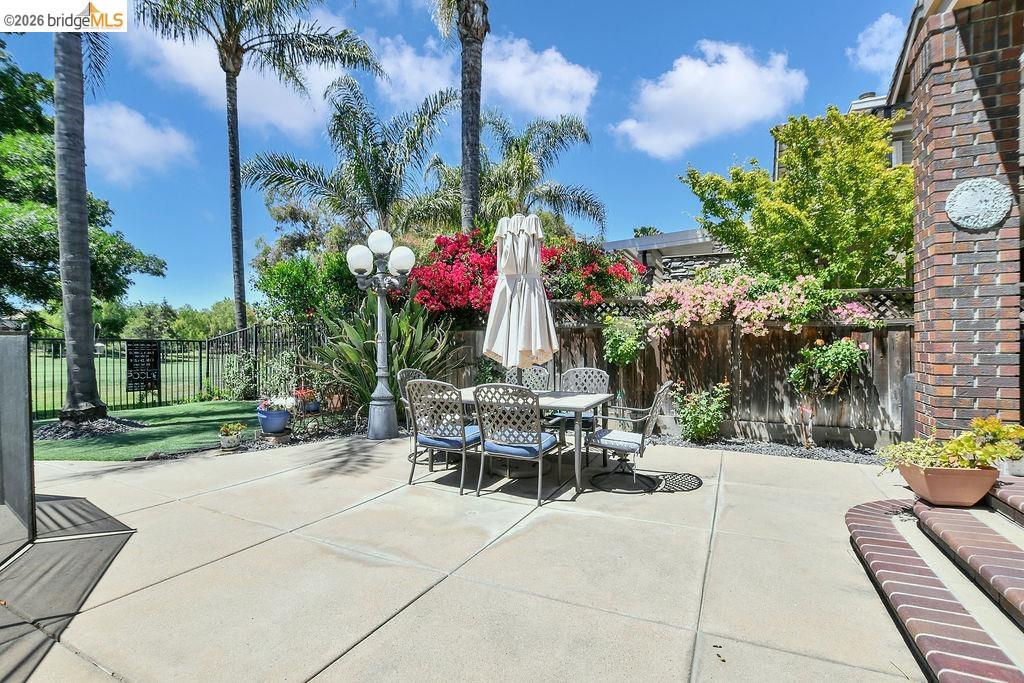 2442 Pinehurst Ct