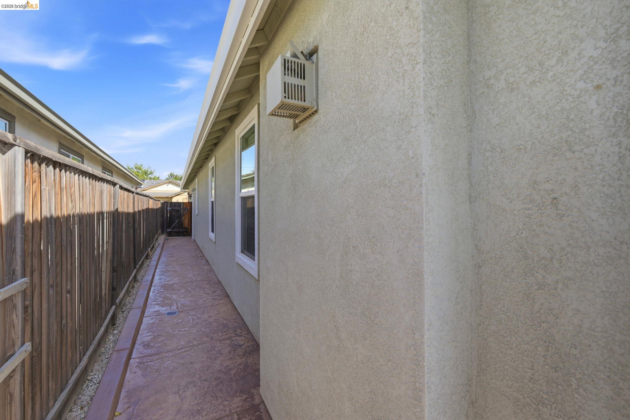 705 Pardee Ct