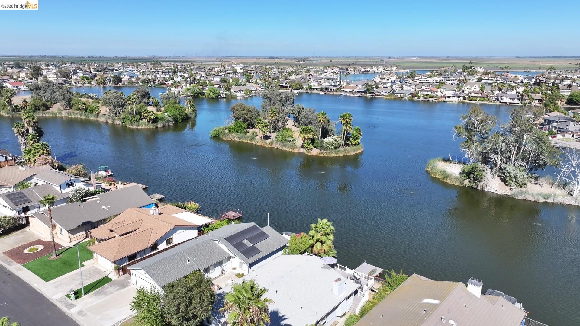 1264 Beach Ct