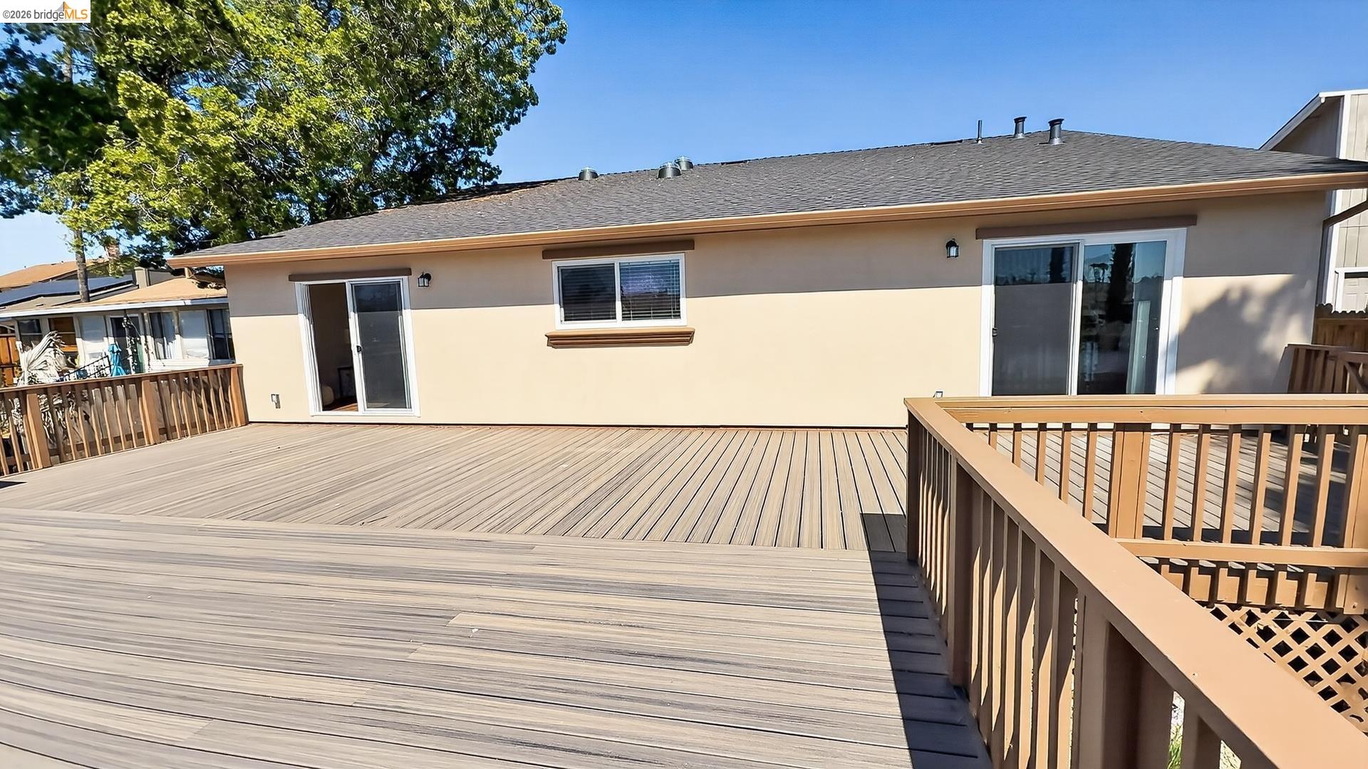 1264 Beach Ct