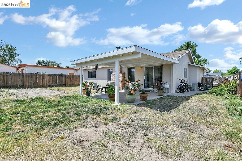 979 Walnut Dr