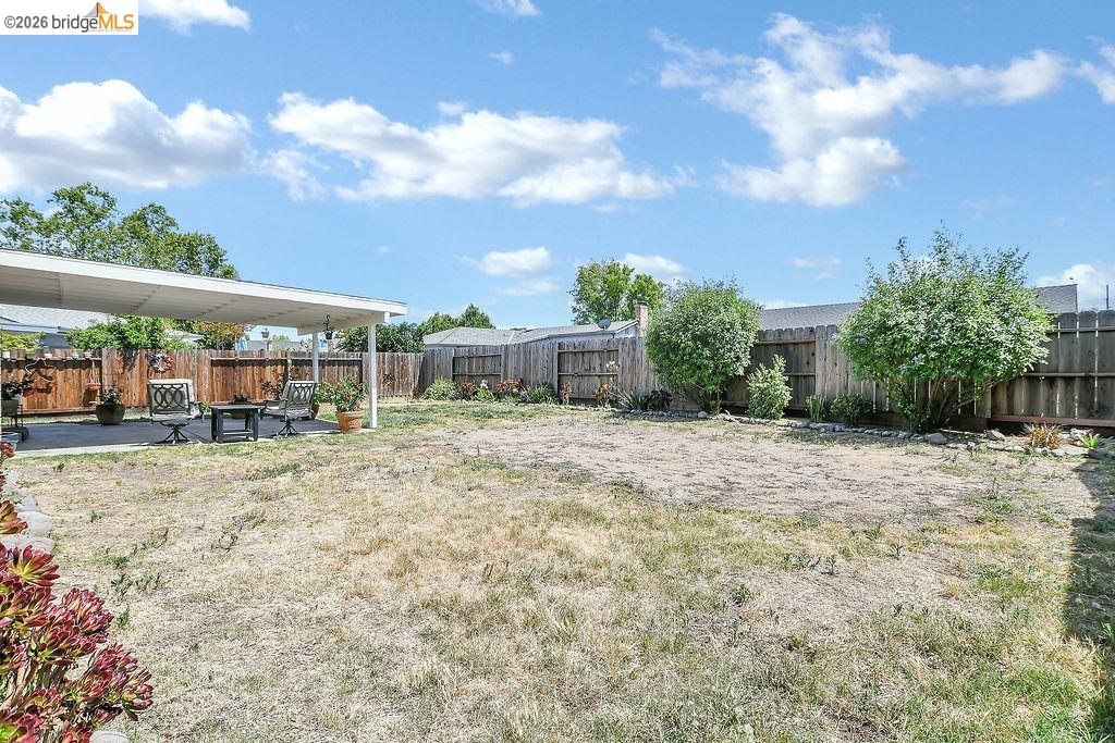 979 Walnut Dr