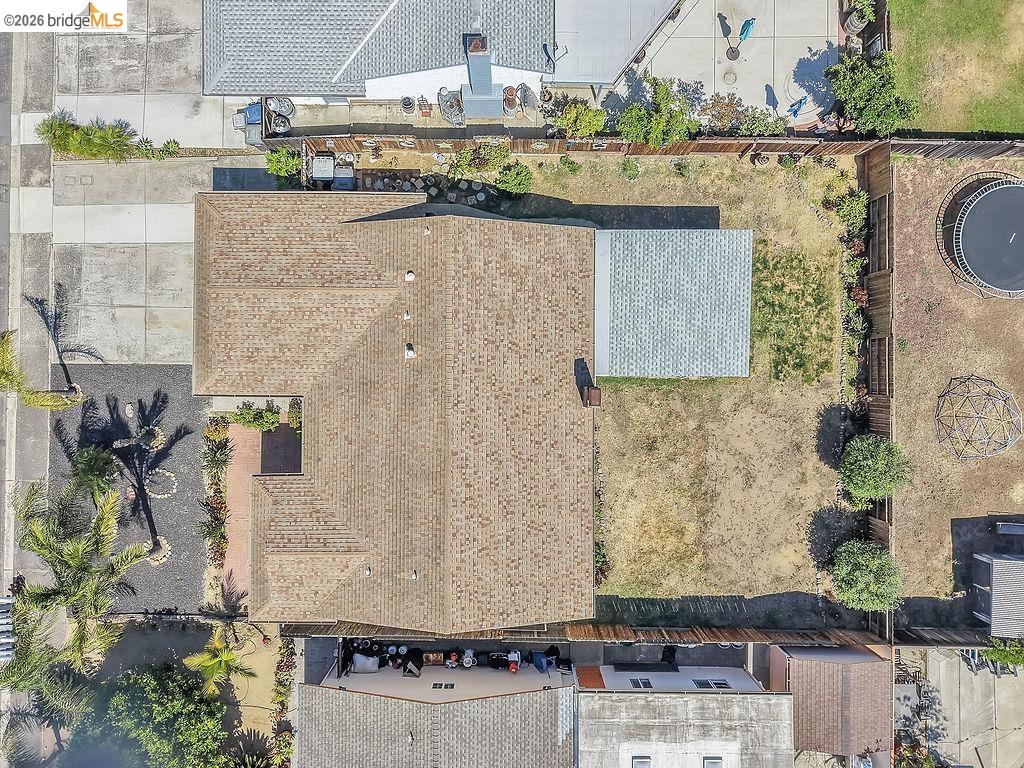979 Walnut Dr