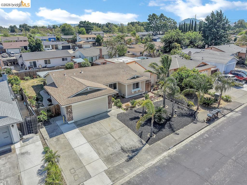 979 Walnut Dr