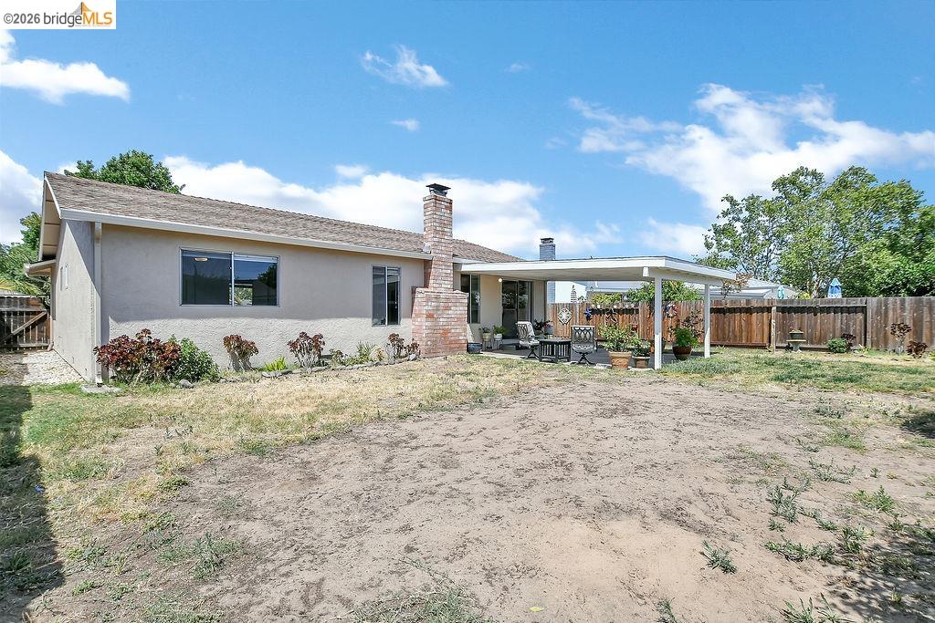 979 Walnut Dr
