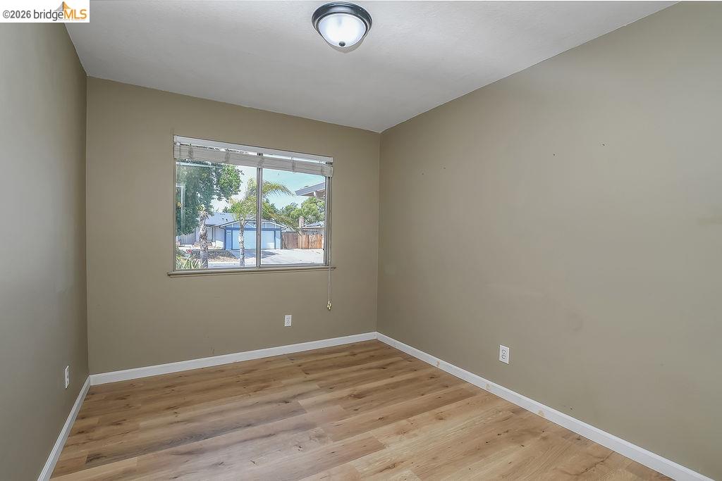 979 Walnut Dr