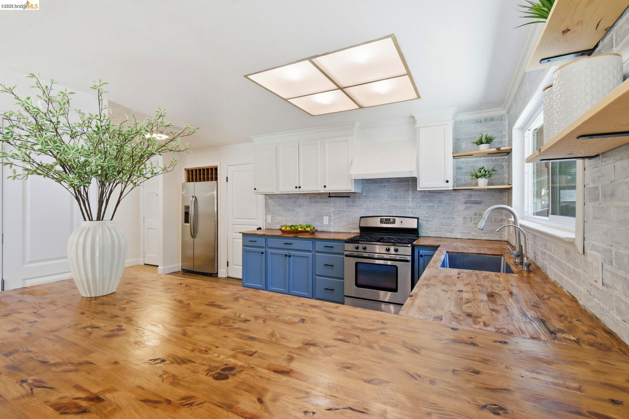 224 Amherst Ct