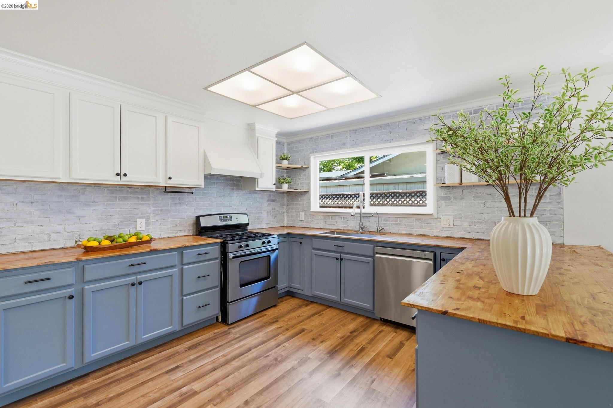 224 Amherst Ct