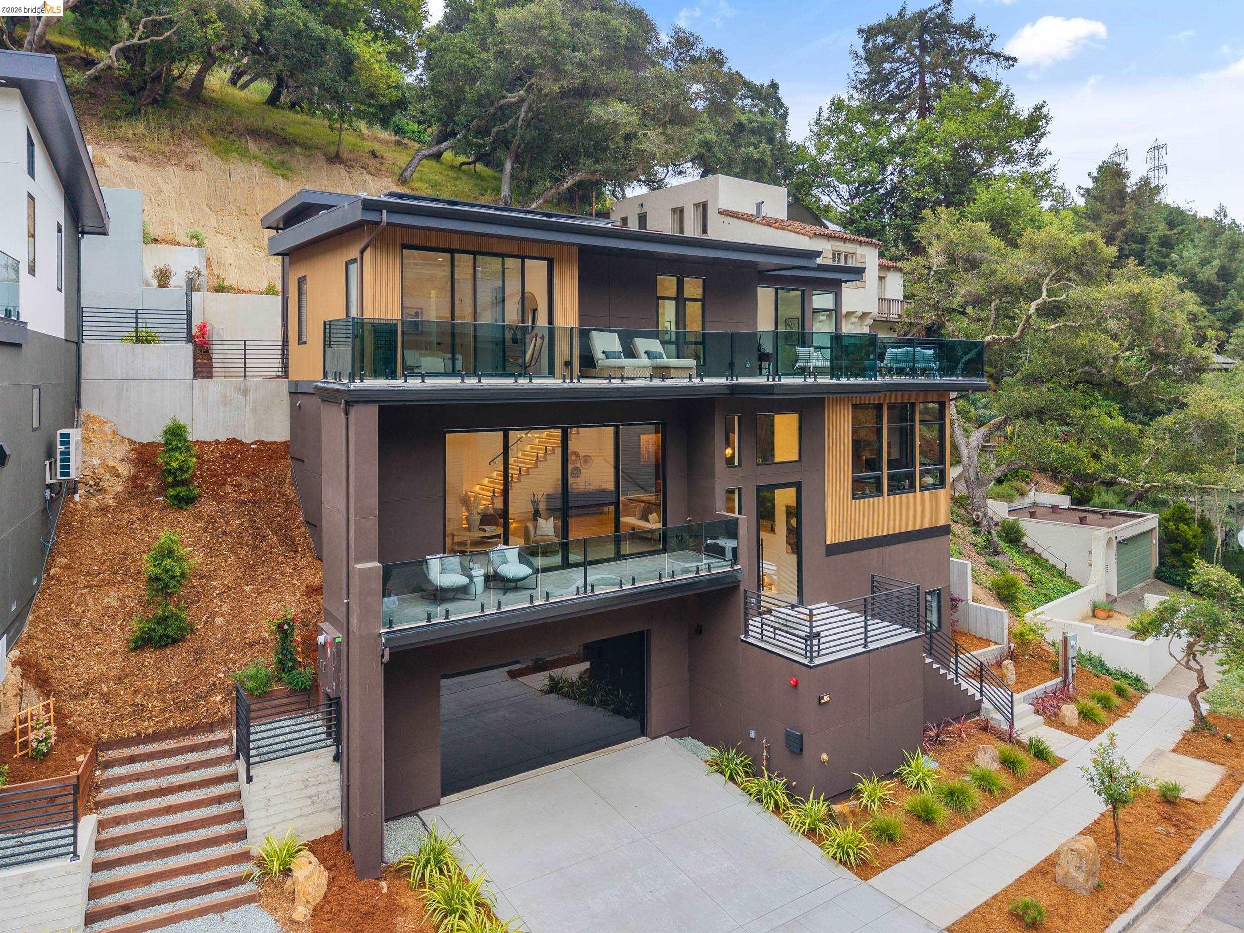 1667 Trestle Glen Rd