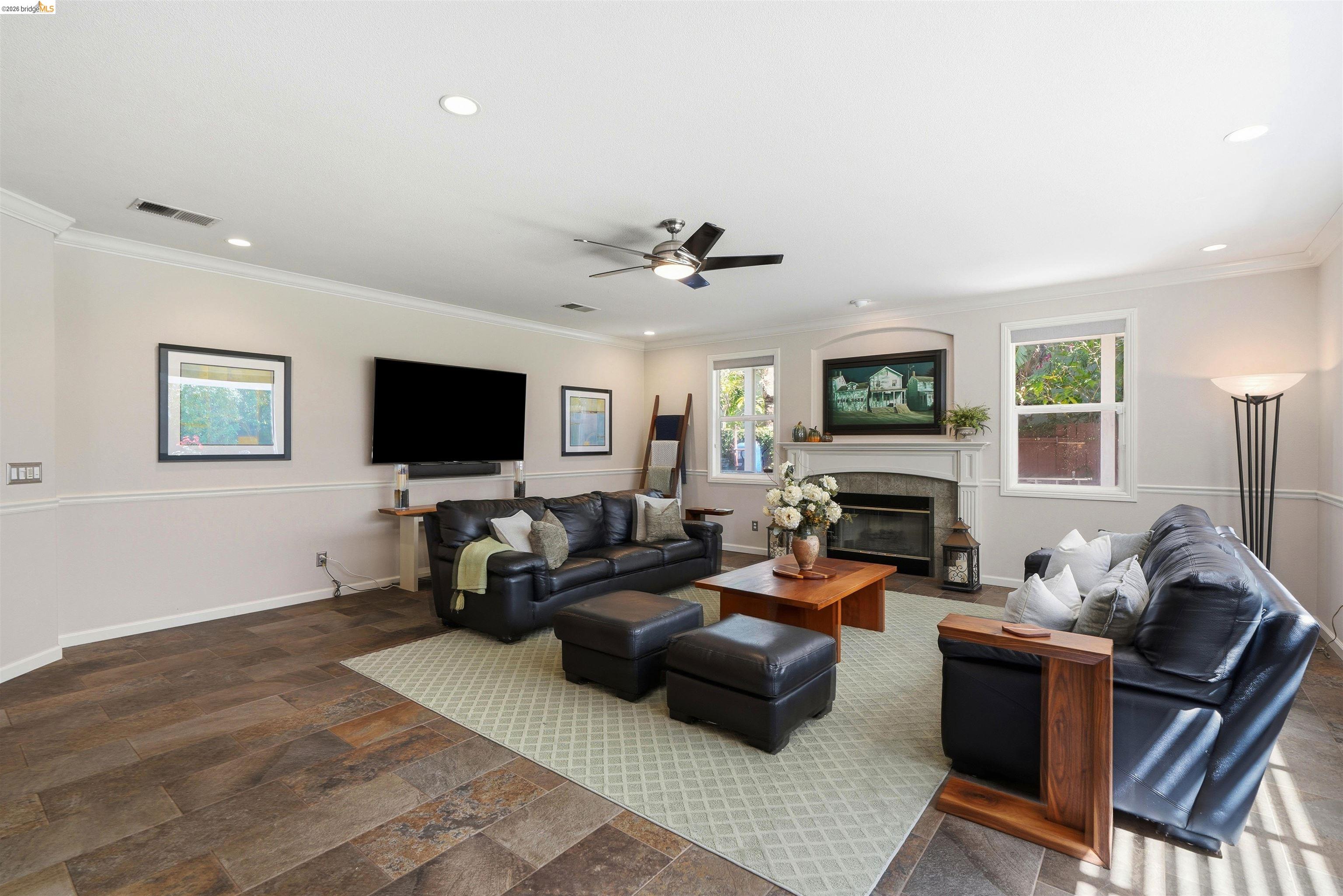 5048 Botting Ct